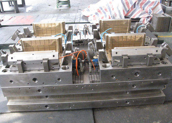 Outillage en acier de moulage par injection P20, durée de longue durée en plastique de fabricant de moulage par injection